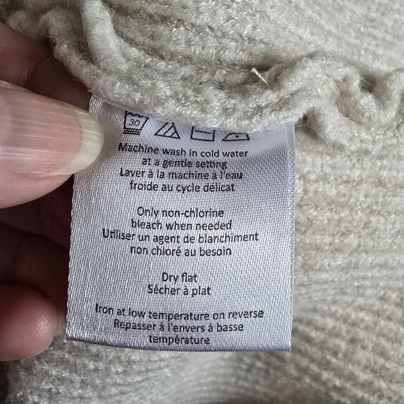 H Halston tunic sweater size small - Picture 12 of 13